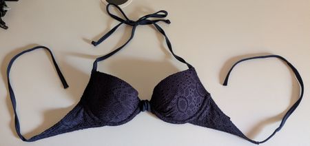 Top‑Bikini in der Farbe Marineblau, Größe 75 A